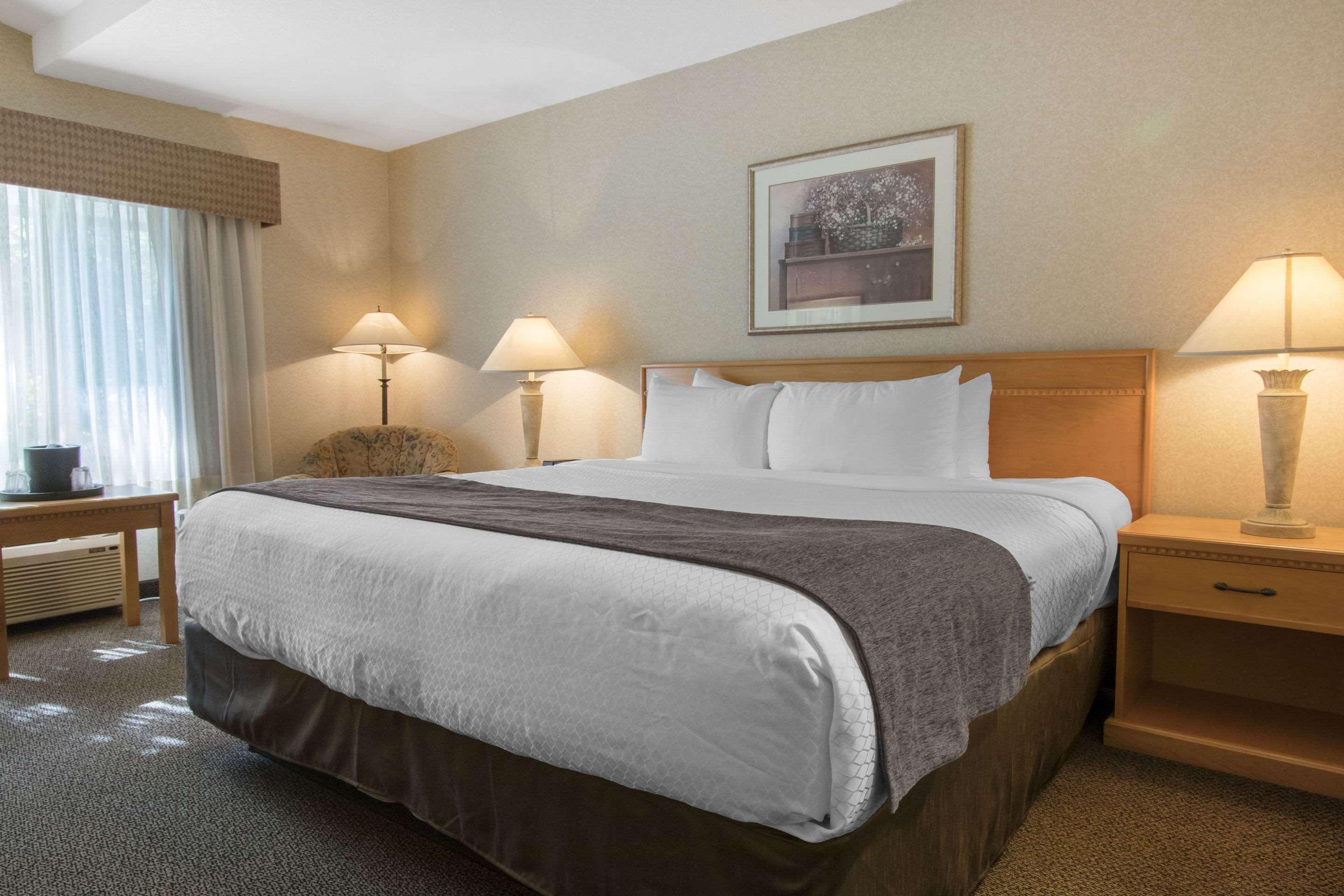 Flamingo Hotel Medicine Hat Kültér fotó
