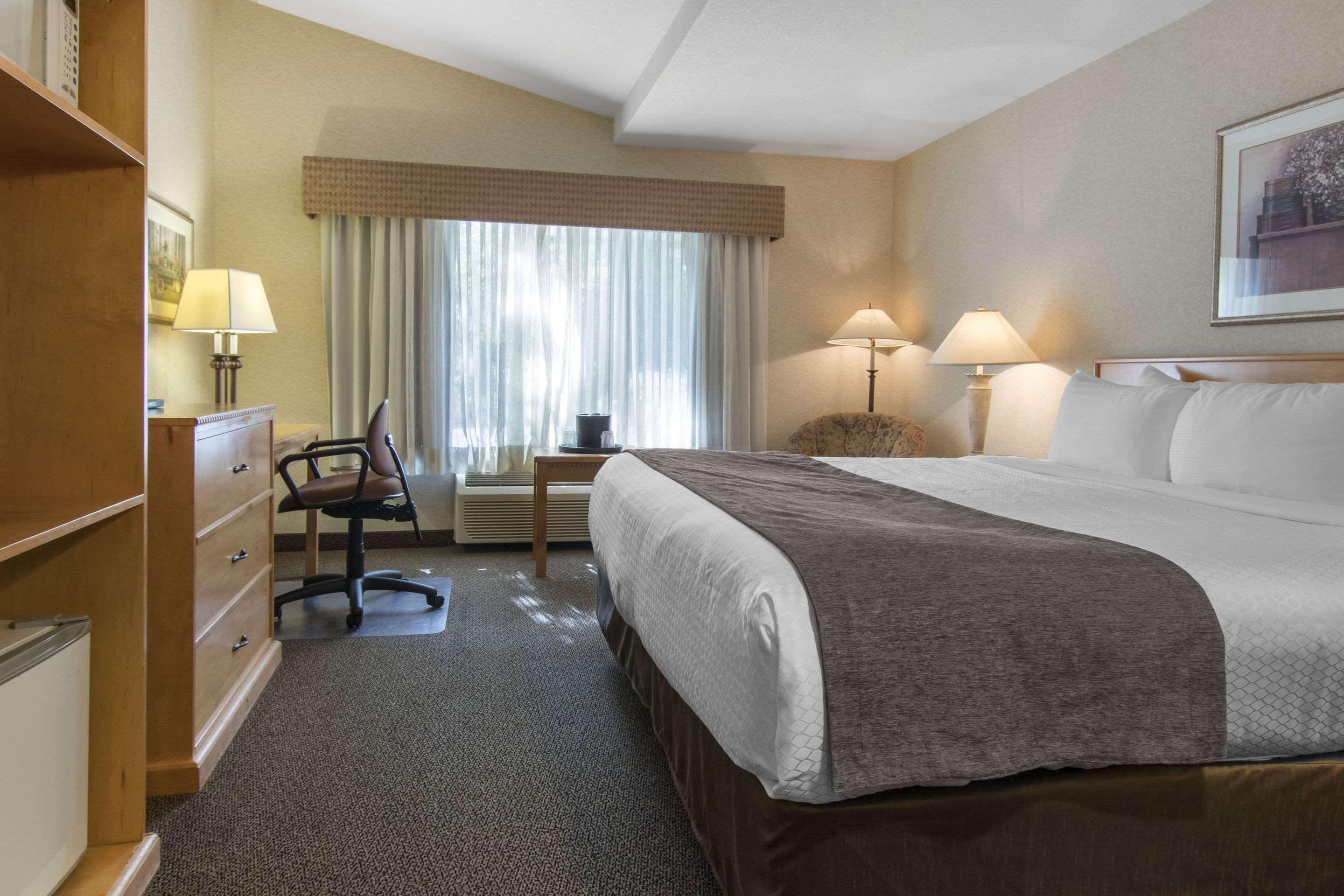 Flamingo Hotel Medicine Hat Kültér fotó