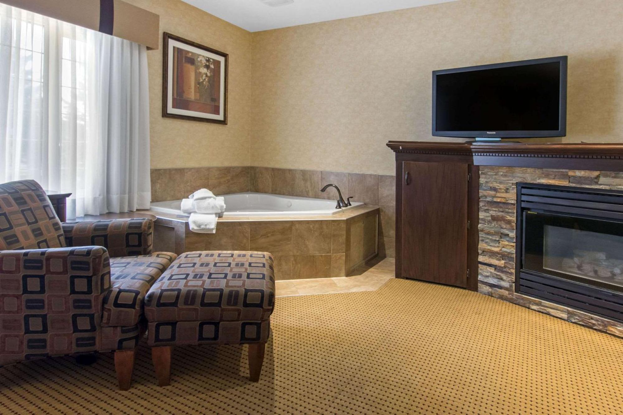 Flamingo Hotel Medicine Hat Kültér fotó