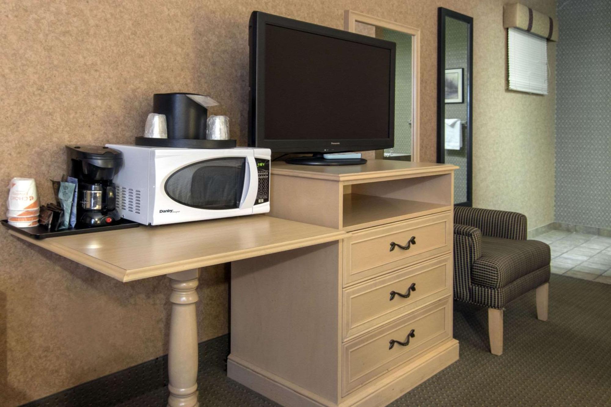 Flamingo Hotel Medicine Hat Kültér fotó
